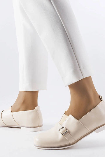 Beżowe półbuty ze skórzana... 2