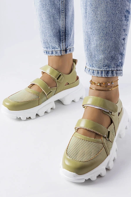 Zielone sneakersy na masywnej... Zielone sneakersy na masywnej...