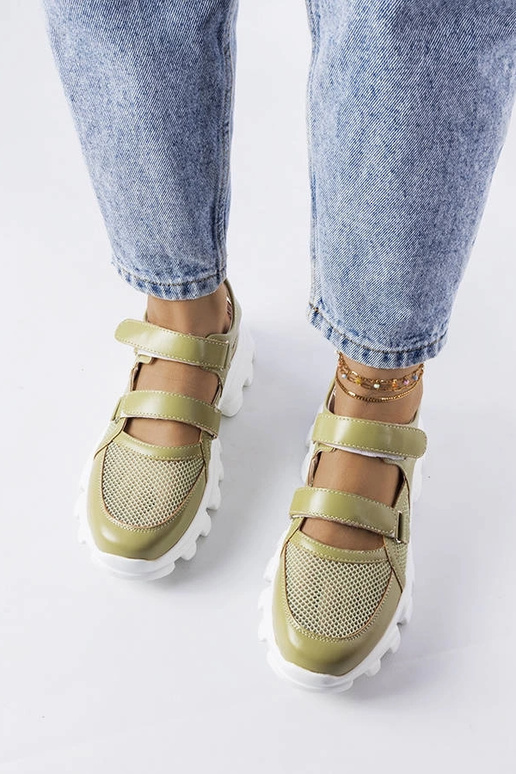 Zielone sneakersy na masywnej... Zielone sneakersy na masywnej...