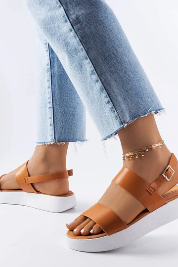 Brązowe sandały na...