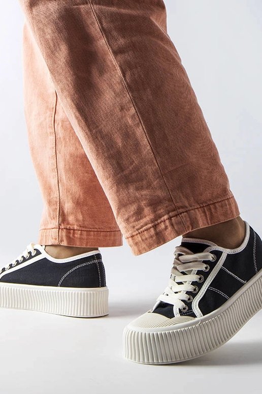 Czarne trampki na platformie Castanthei Czarne trampki na platformie Castanthei