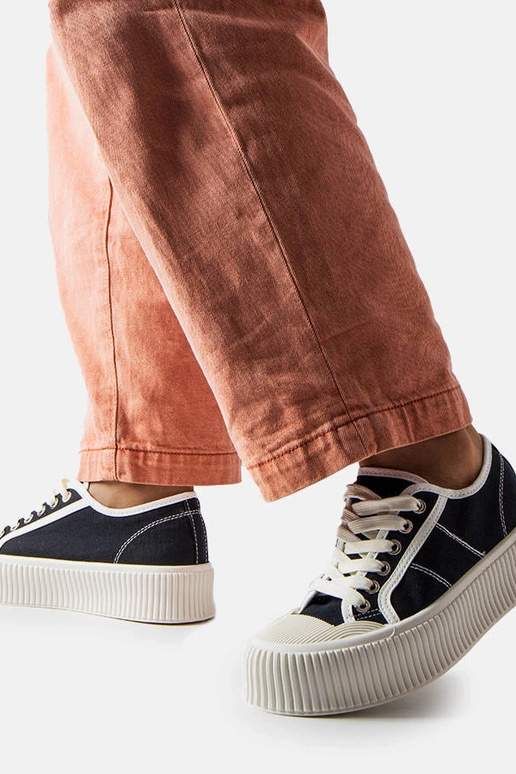 Czarne trampki na platformie Castanthei Czarne trampki na platformie Castanthei