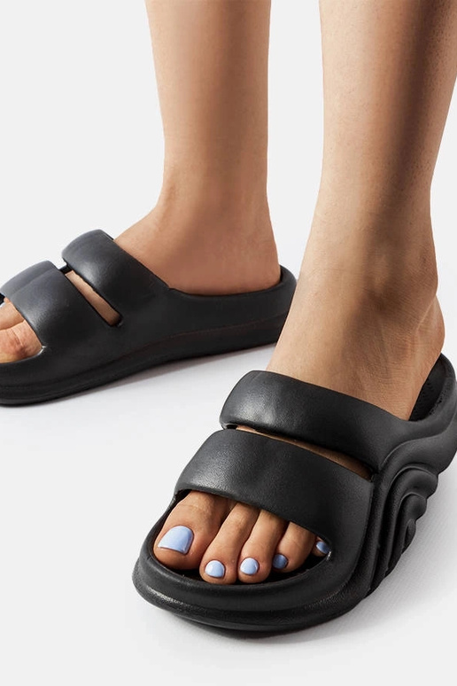 Czarne gumowe klapki Geneve