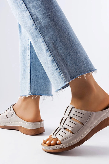 Szare klapki na koturnie... 2