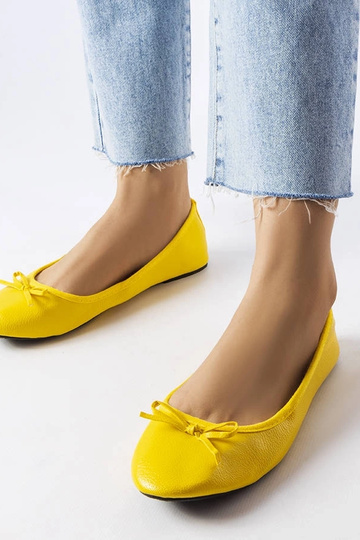 Żółte balerinki zdobione...