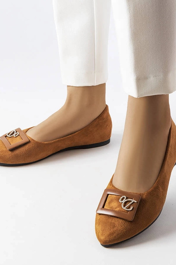 Brązowe balerinki zdobione...