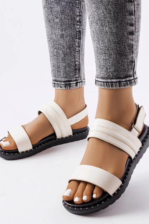 Beżowe błyszczące sandały Felicienne