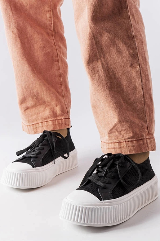 Czarne materiałowe trampki na... Czarne materiałowe trampki na...