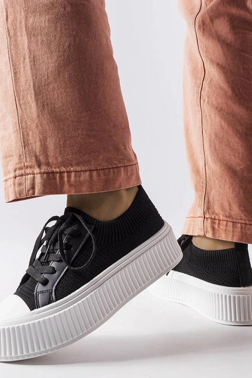 Czarne materiałowe trampki na... Czarne materiałowe trampki na...