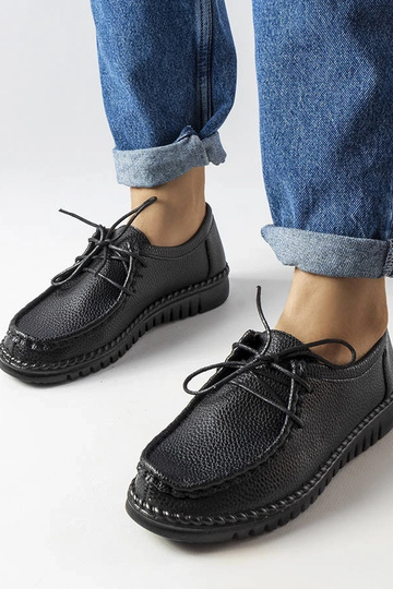 Czarne sznurowane półbuty Tuva