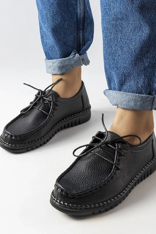 Czarne sznurowane półbuty Tuva