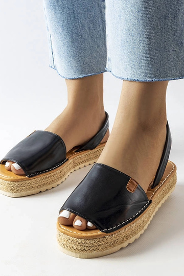 Czarne espadryle na platformie Sadbera