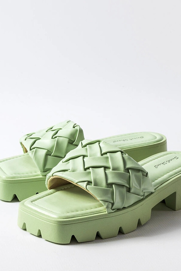 Zielone klapki na... 2