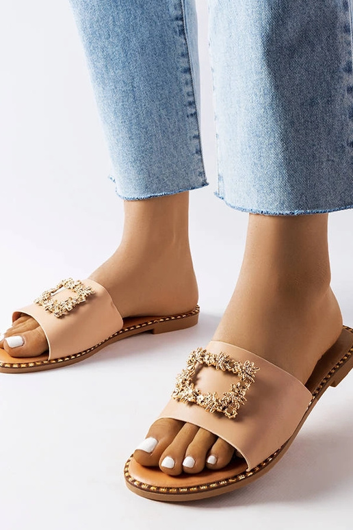 Beżowe klapki z ozdobą Miriama