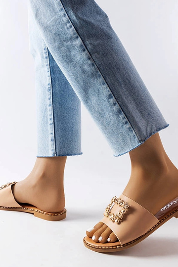 Beżowe klapki z ozdobą Miriama 2