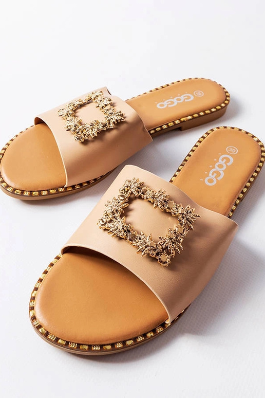 Beżowe klapki z ozdobą Miriama