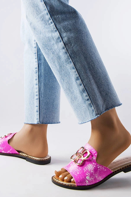 Różowe klapki damskie ze klamrą Lea