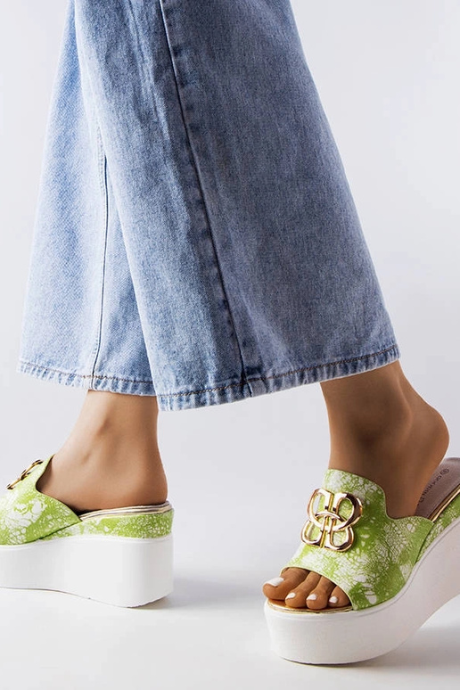 Zielone klapki na koturnie Havanna