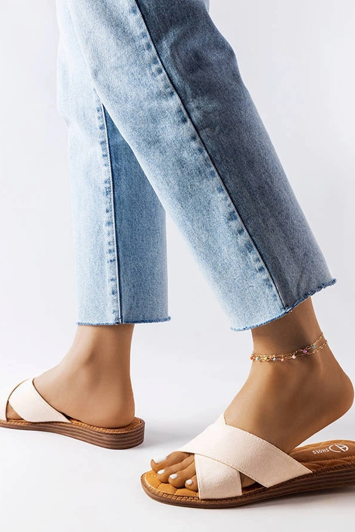 Beżowe klapki Tiana