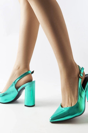 Zielone czółenka z odkrytą...