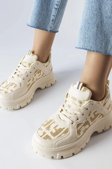 Beżowe masywne sneakersy...