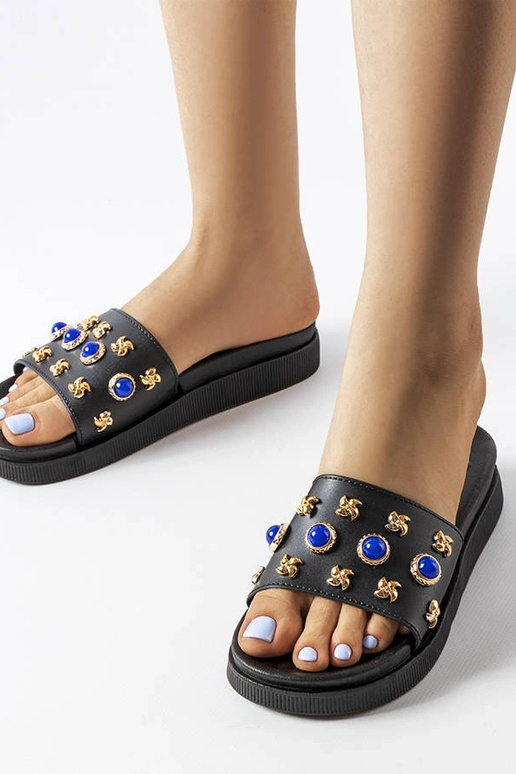 Czarne zdobione klapki Montesarchio