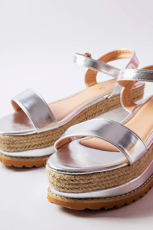 Srebrne sandały na koturnie Access