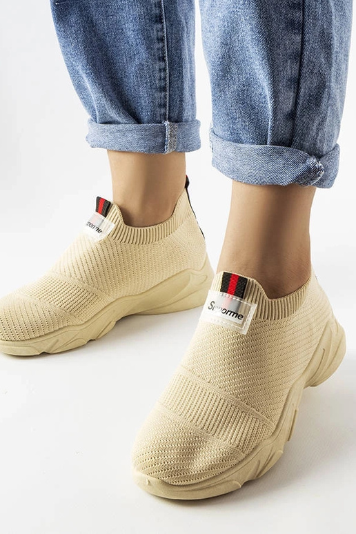 Beżowe wsuwane buty sportowe damskie...