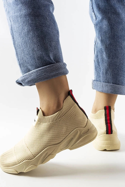 Beżowe wsuwane buty sportowe damskie...