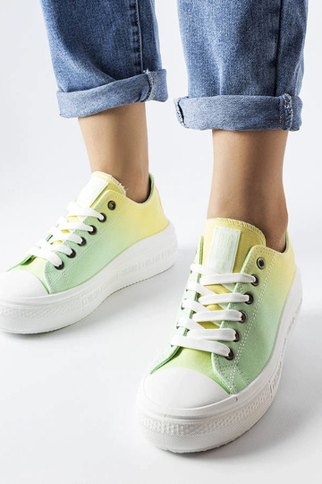 White trainers Big Star...