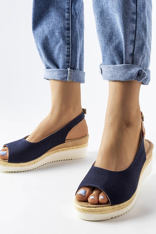 Granatowe sandały na koturnie Big...