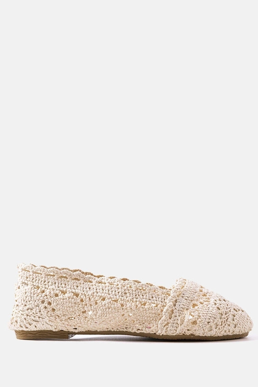 Beżowe szydełkowane balerinki...