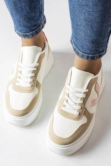 Białe sneakersy z różową wstawką Plouffe