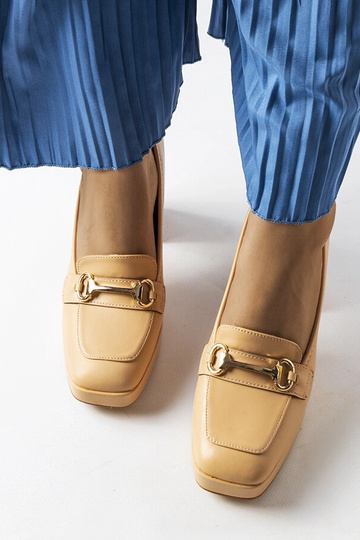 Beige high heel pumps Unos 2