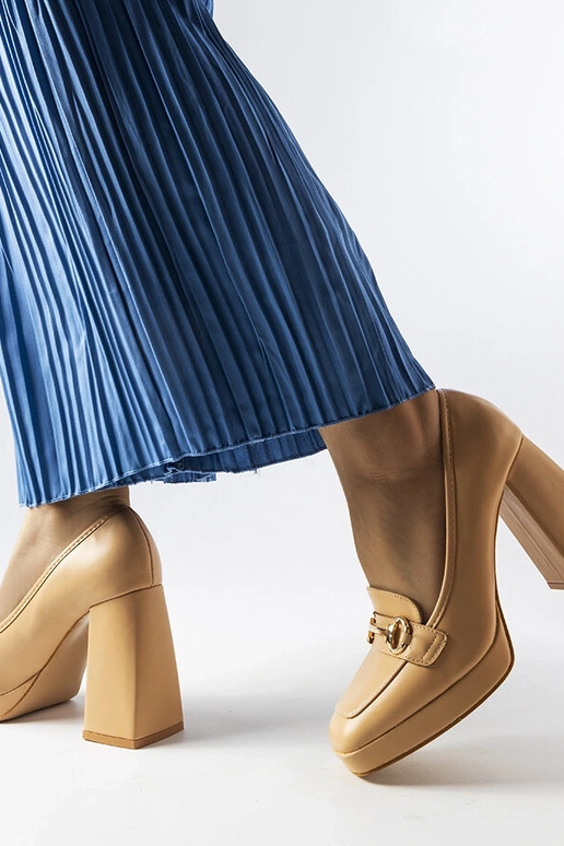 Beige high heel pumps Unos