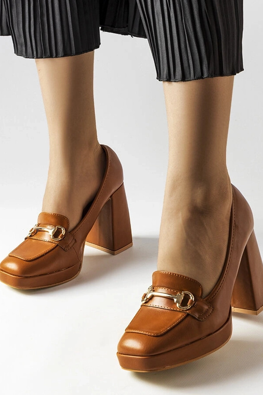 Beige high heel pumps Unos