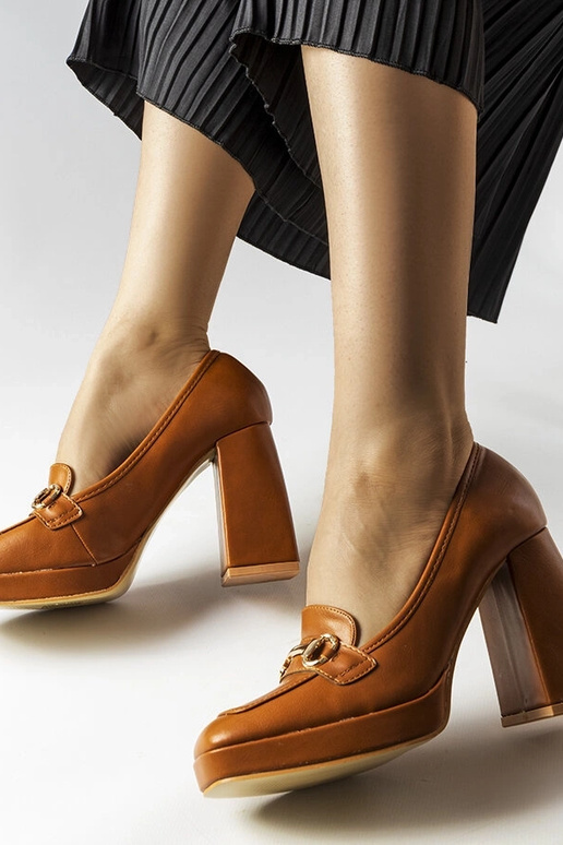 Beige high heel pumps Unos