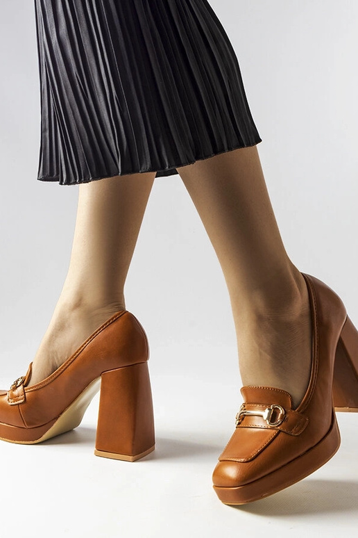 Beige high heel pumps Unos