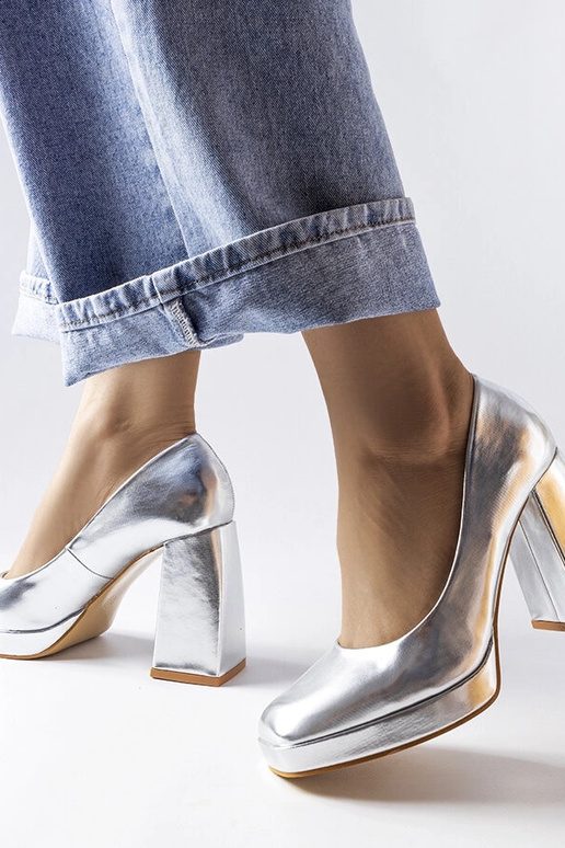 Beige high heels Thrower