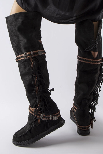 Czarne kozaki na koturnie... 2