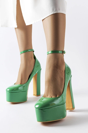 Beige high heels Thrower