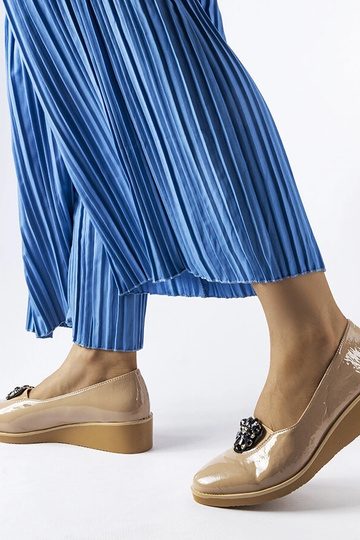 Beżowe lakierowane... 2