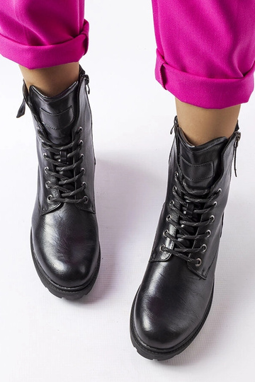 Beige insulated boots with... 2