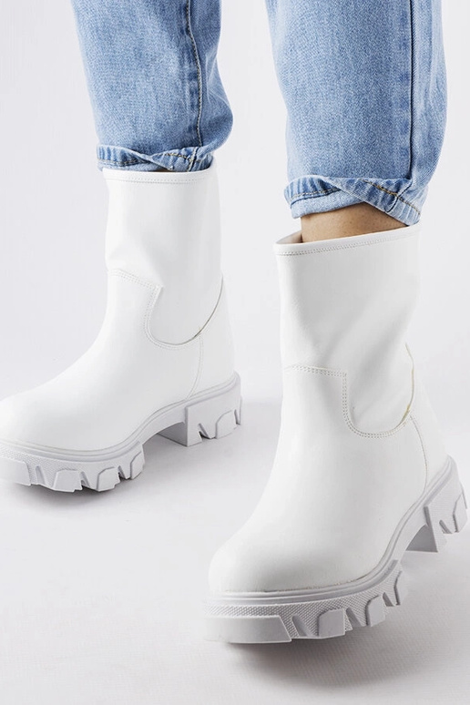 Białe wsuwane workery Wuori