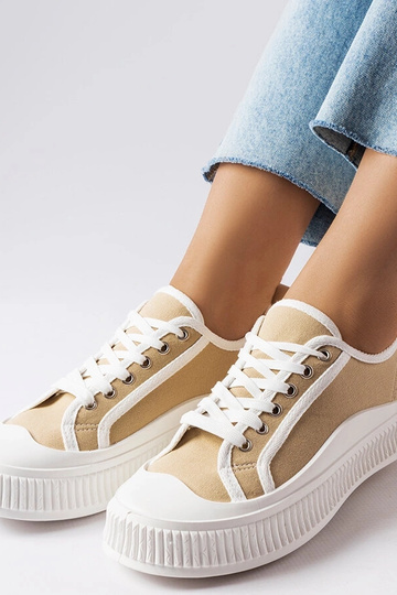Black trainers Beat 2