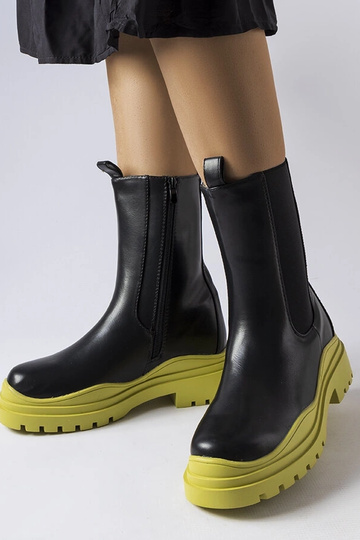 Beige boots Huff