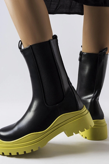 Beige boots Huff 2