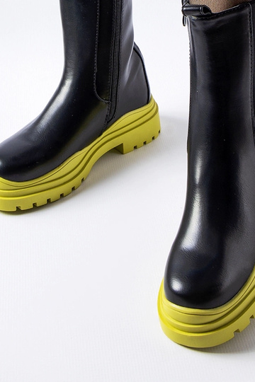 Beige boots Huff 2