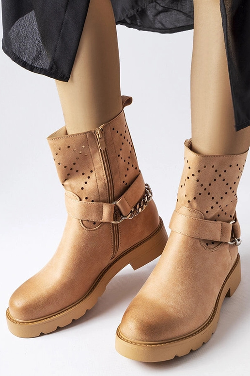Beige insulated boots with chain...
