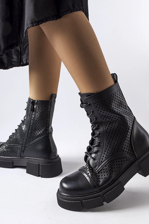 Czarne ażurowe botki Corpus